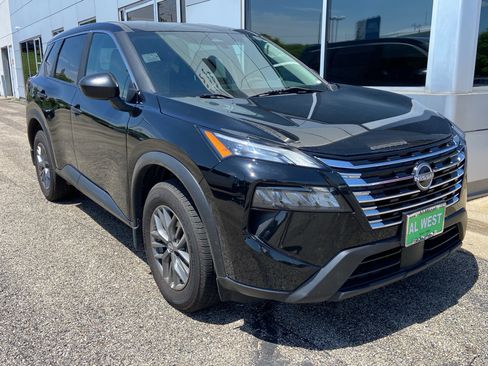 Used 2024 Nissan Rogue S AWD/4WD image 1