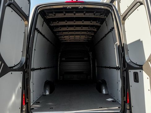 Used 2026 Mercedes-Benz Sprinter 2500 image 11