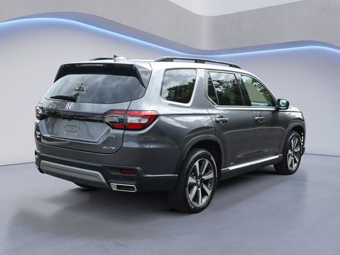 Used 2025 Honda Pilot Elite image 8
