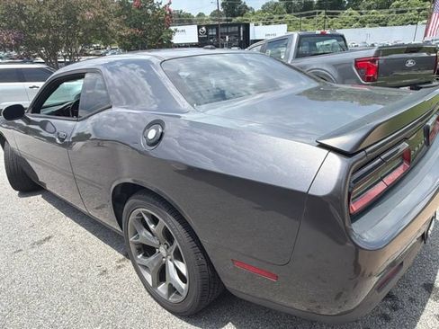 Used 2016 Dodge Challenger SXT w/ Driver Convenience Group RWD image 11