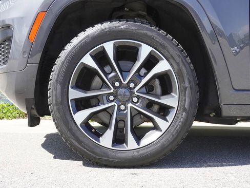 Used 2023 Jeep Grand Cherokee Overland w/ Adv Protech Group III AWD/4WD image 32