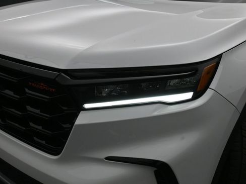 Certified 2025 Honda Pilot TrailSport image 44
