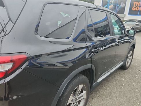 Used 2024 Honda Pilot EX-L image 3