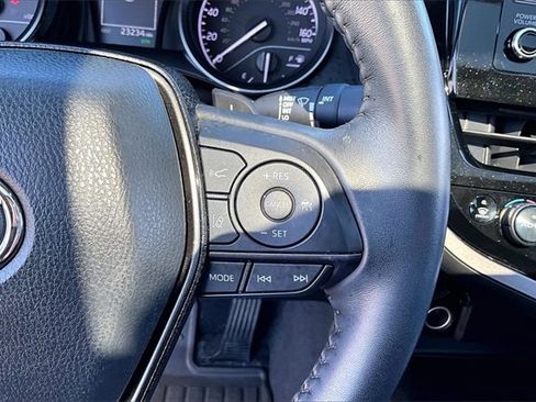 Used 2023 Toyota Camry SE image 11