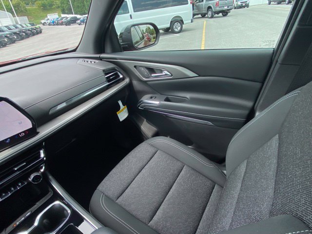 Used 2026 Chevrolet Traverse LT w/ Driver Confidence Package AWD/4WD image 26