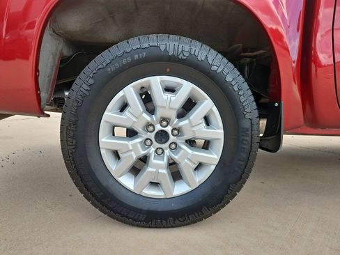 Used 2023 Nissan Frontier SV AWD/4WD image 9