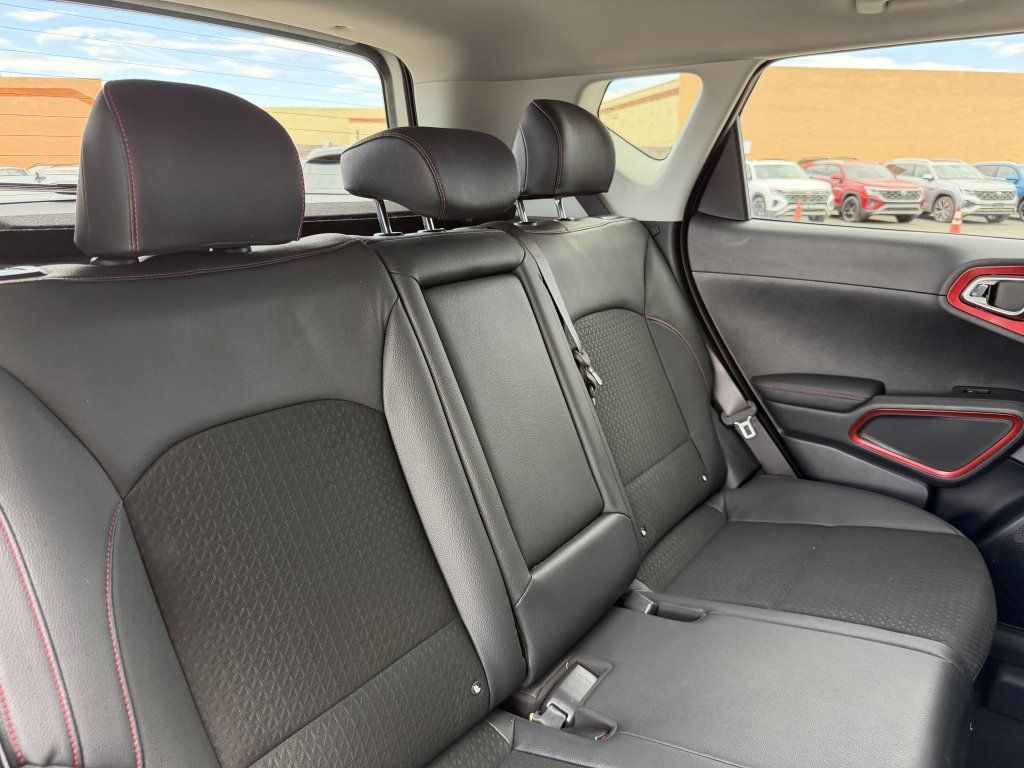 Used 2025 Kia Soul GT-Line w/ GT-Line Technology Package FWD image 38