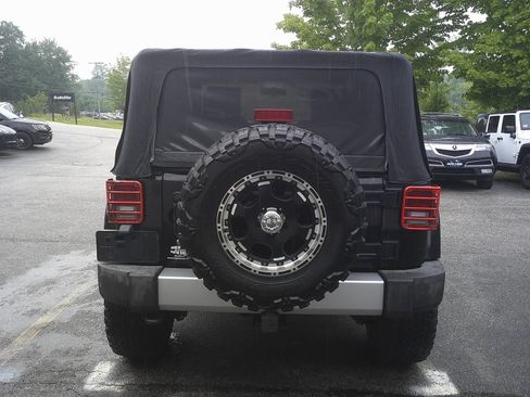 Used 2010 Jeep Wrangler Sahara AWD/4WD image 6