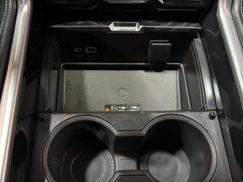 Used 2024 GMC Yukon XL Denali w/ Advanced Technology Package image 38