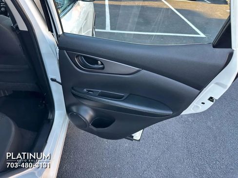 Used 2018 Nissan Rogue Sport S image 15