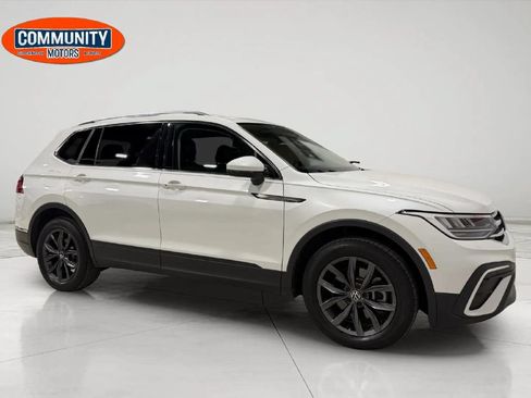 Used 2023 Volkswagen Tiguan SE AWD/4WD image 11