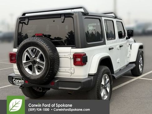 Used 2019 Jeep Wrangler Unlimited Sahara AWD/4WD image 15