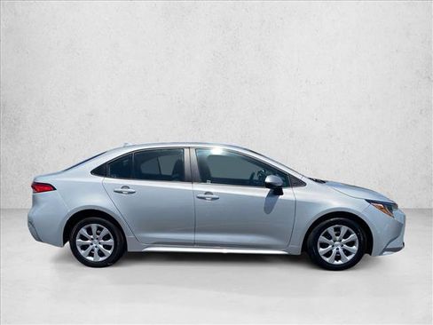 Used 2024 Toyota Corolla LE FWD image 4