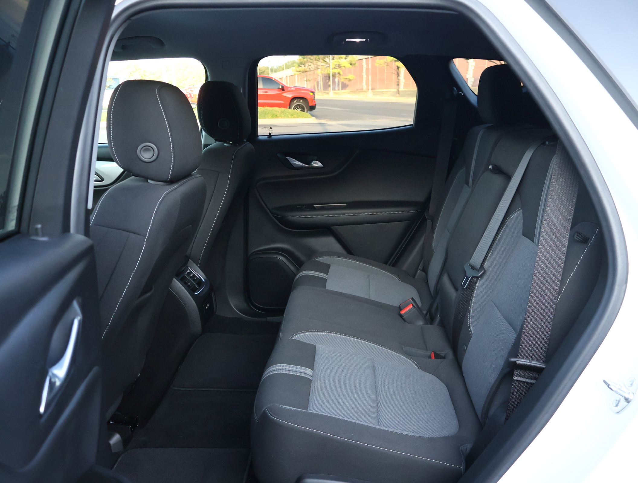 Used 2024 Chevrolet Blazer LT w/ Convenience Package FWD image 21