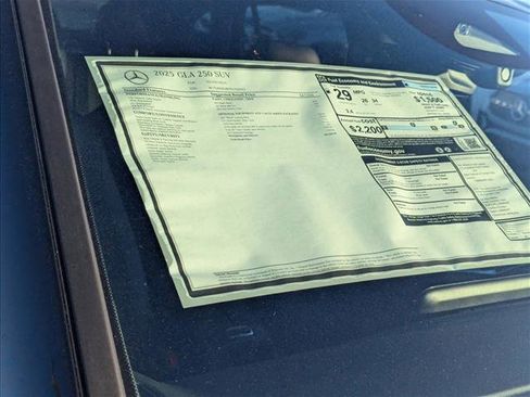 Used 2025 Mercedes-Benz GLA 250 image 16