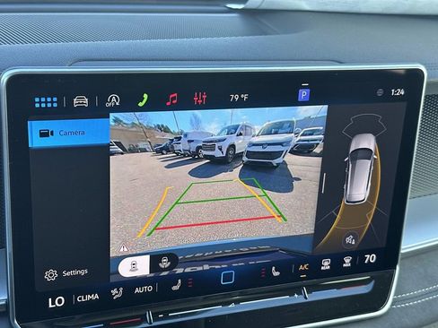 New 2026 Volkswagen Tiguan SE FWD image 27