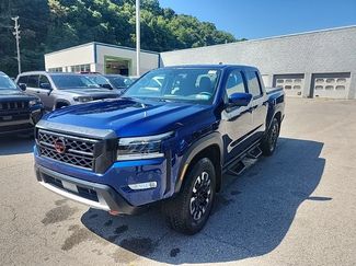 Used 2023 Nissan Frontier PRO-4X w/ Pro Convenience Package AWD/4WD video 3