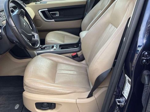 Used 2019 Land Rover Discovery Sport Landmark image 4