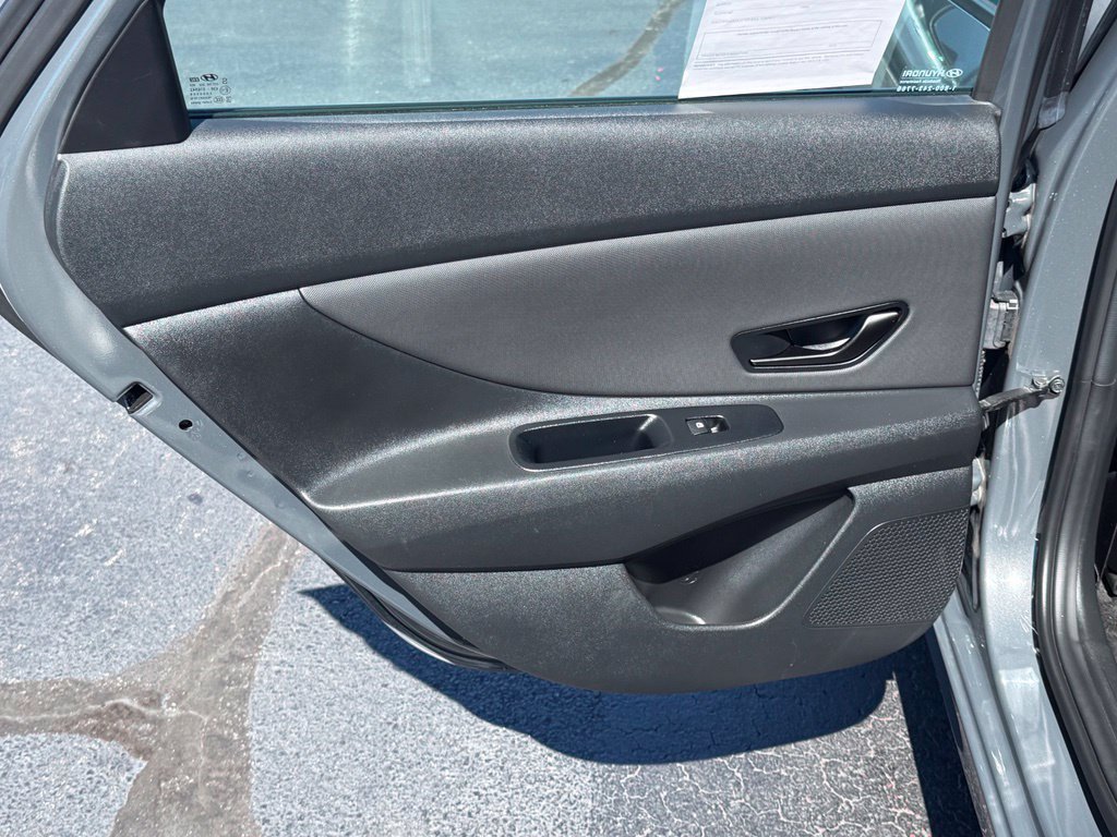 Used 2025 Hyundai Elantra Sport FWD image 15