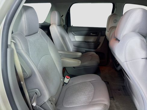 Used 2013 GMC Acadia SLE FWD image 27