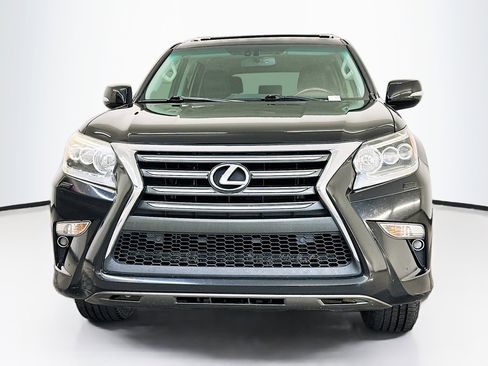 Used 2014 Lexus GX 460 image 2