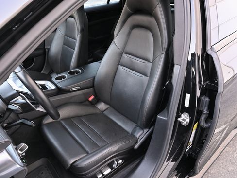 Used 2018 Porsche Panamera 4 AWD/4WD image 18