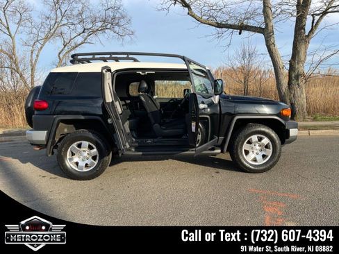 Used 2007 Toyota FJ Cruiser 4WD image 13