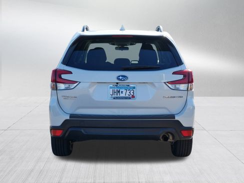 Used 2022 Subaru Forester Premium image 6
