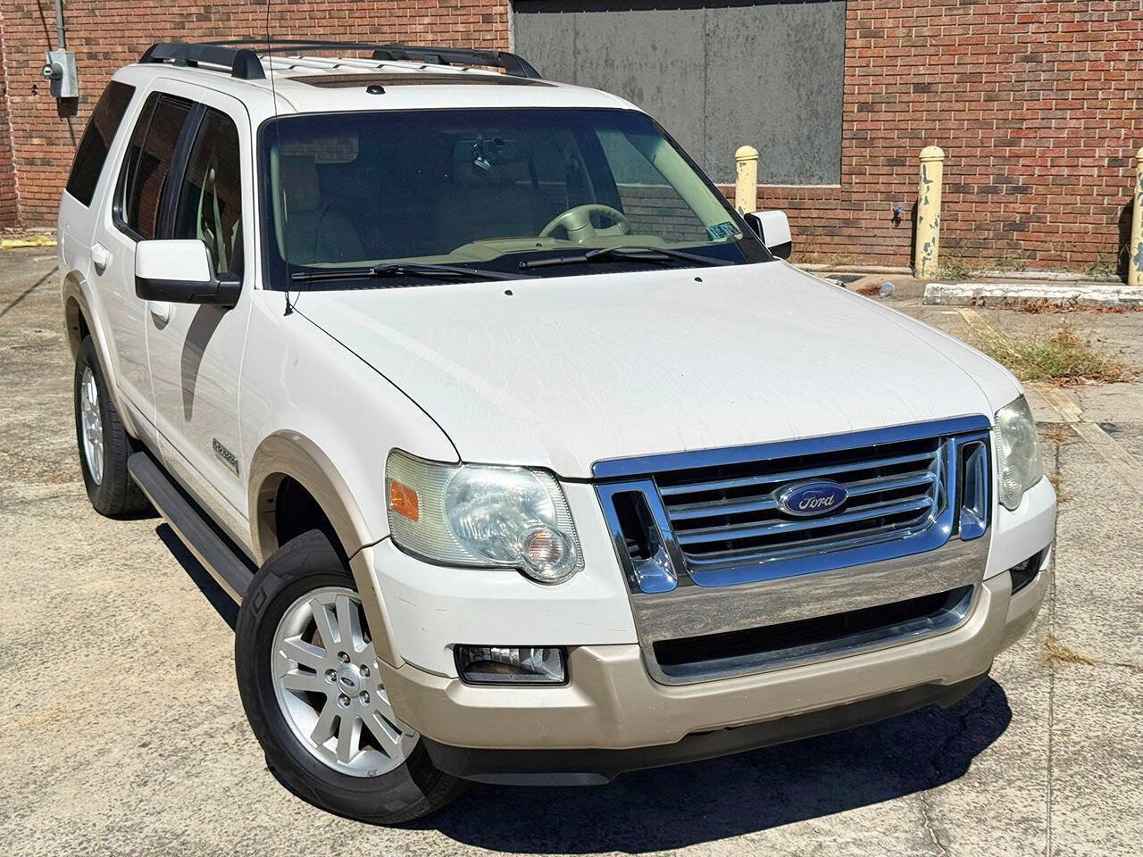 Used 2008 Ford Explorer Eddie Bauer AWD/4WD image 2