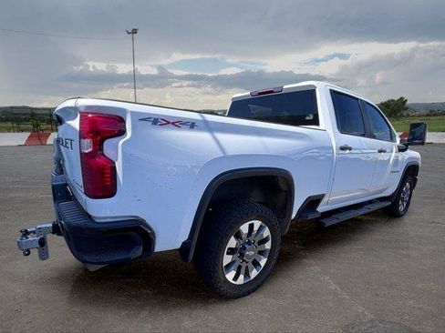 Used 2024 Chevrolet Silverado 2500 Custom w/ Custom Convenience Package AWD/4WD image 3