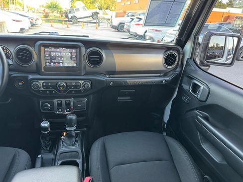 Used 2021 Jeep Wrangler Sport AWD/4WD image 27