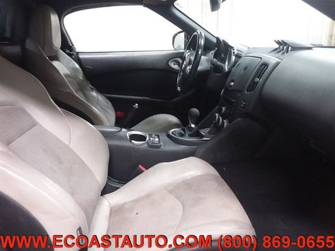 Used 2010 Nissan 370Z Touring image 12