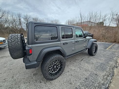 Used 2019 Jeep Wrangler Unlimited Sport S image 8