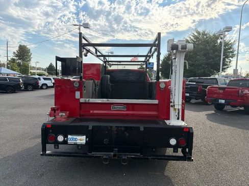 Used 2021 RAM 3500 Tradesman w/ Chrome Appearance Group RWD image 4