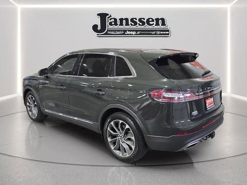 Used 2022 Lincoln Nautilus Reserve w/ Luxury Package AWD/4WD image 3