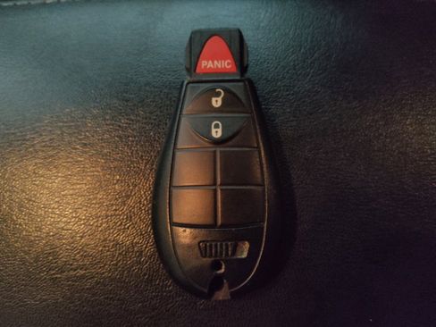 Used 2019 Jeep Cherokee Latitude w/ Popular Appearance Group image 32