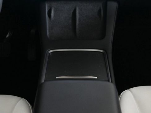 Used 2024 Tesla Model Y 2WD image 13