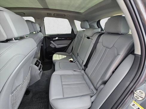 Used 2019 Audi Q5 Prestige w/ Prestige Package AWD/4WD image 16