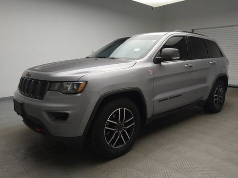 Used 2020 Jeep Grand Cherokee Trailhawk image 2