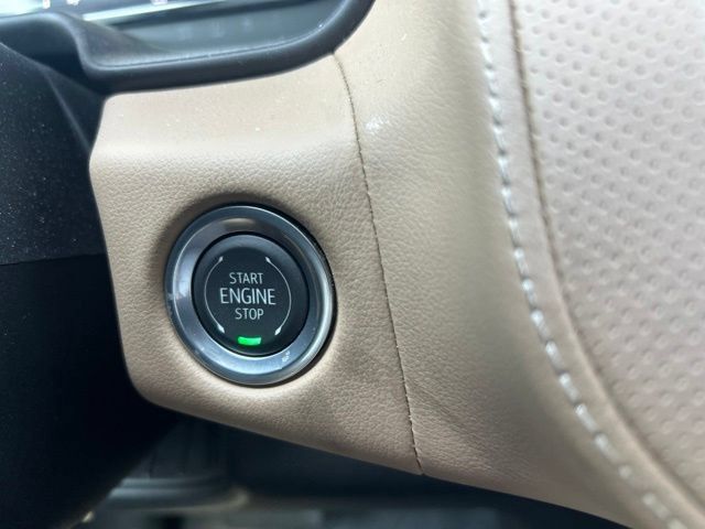 Used 2024 Chevrolet Tahoe Premier AWD/4WD image 23