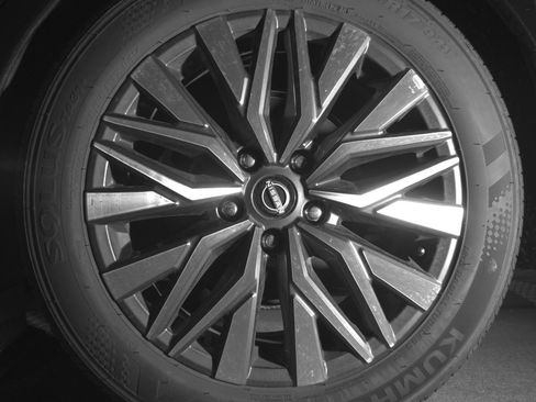 Used 2025 Nissan Altima 2.5 SV image 14