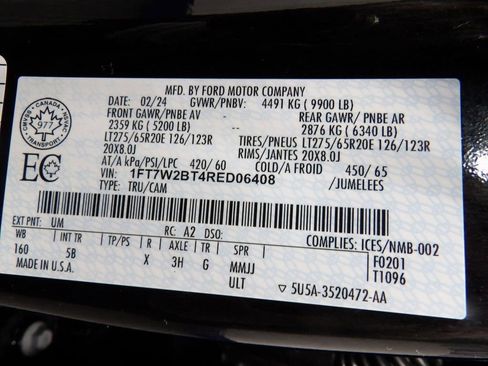 Used 2024 Ford F250 Lariat w/ Black Appearance Package image 65