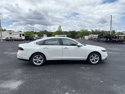 New 2025 Honda Accord LX image 4