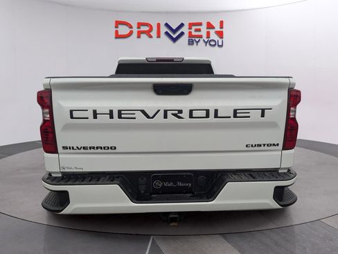 Used 2023 Chevrolet Silverado 1500 Custom image 4