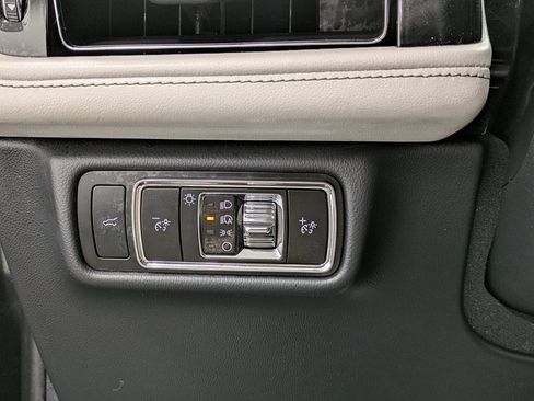 Used 2025 Lincoln Aviator Premiere image 19