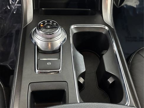 Used 2018 Ford Fusion SE w/ Fusion SE Technology Package image 22