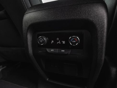 Used 2025 Chevrolet Traverse LT w/ Driver Confidence Package AWD/4WD image 35