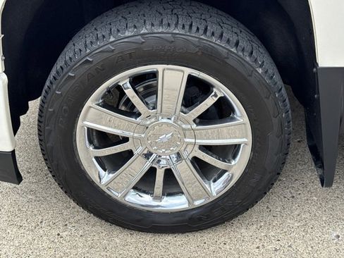 Used 2014 Chevrolet Silverado 1500 High Country image 26