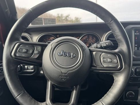 Used 2022 Jeep Wrangler Sport image 18