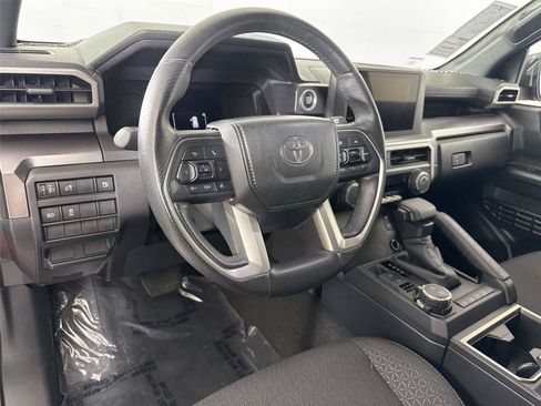 Certified 2025 Toyota 4Runner SR5 AWD/4WD image 4